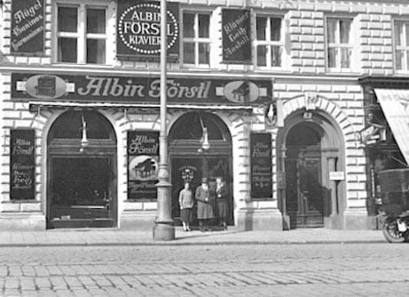 Klavierhaus A. Förstl in den Dreißigern.