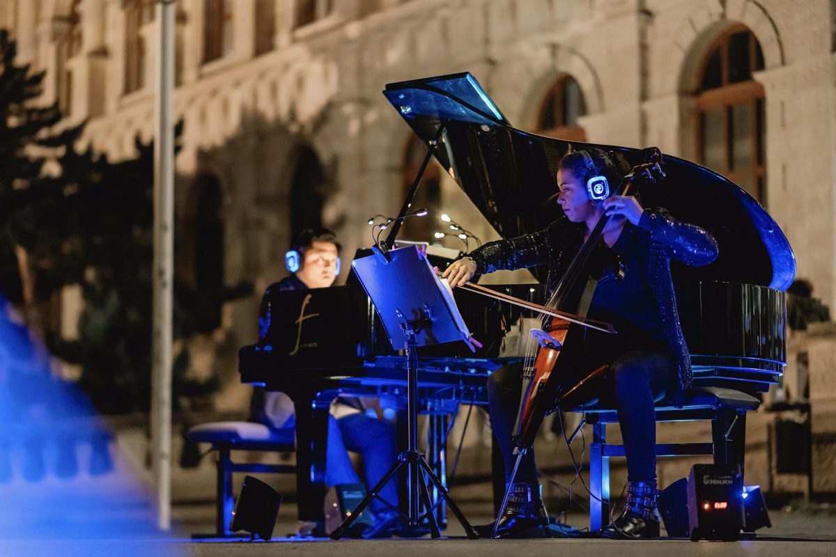 Silent Konzert vor dem Naturhistorischen Museum