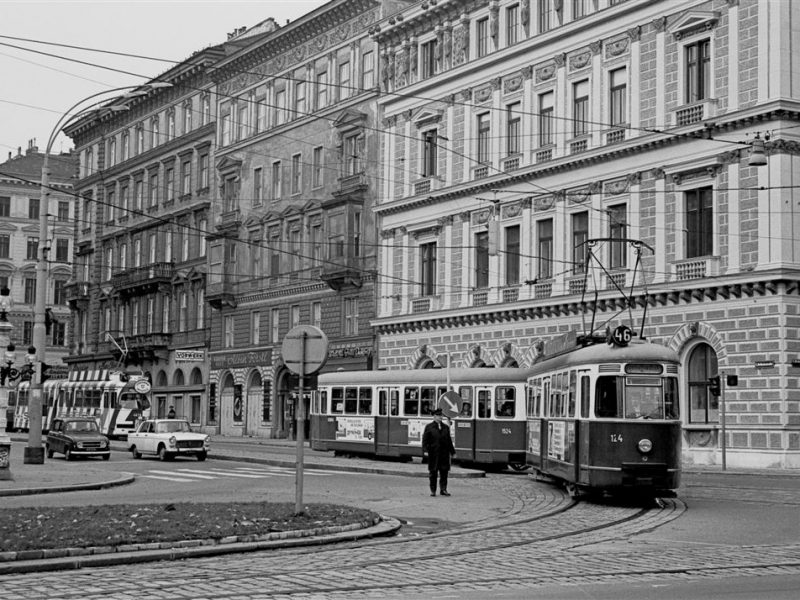 Ein genauerer Blick auf die Häuserfront der Bellariastraße.