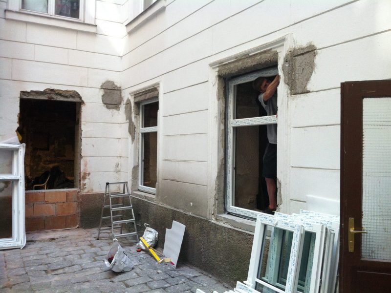 Neue Fenster für den kleinen Schauraum.
